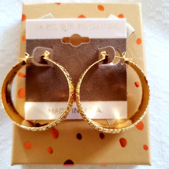 Gold statement hoops earrings - Picture 2 of 4